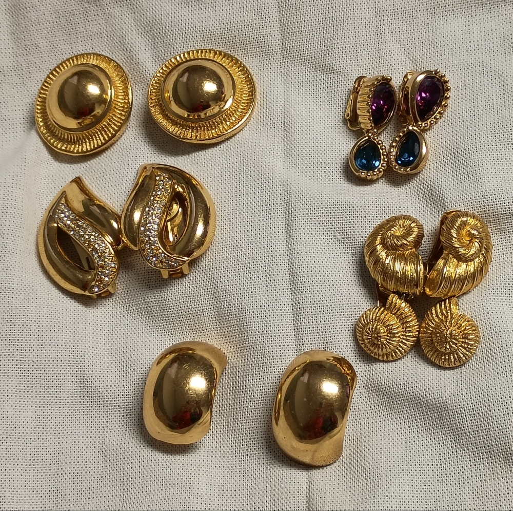 ❤️LOT 5 CHRISTIAN DIOR GOLD TONE Clip Earrings Signed